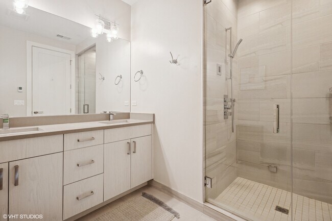 Building Photo - 1753 N Kedzie Ave