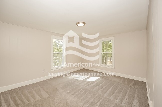 Building Photo - 372 Stanley Rd