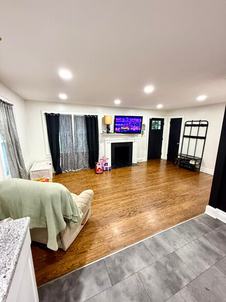 Building Photo - 245 Church St