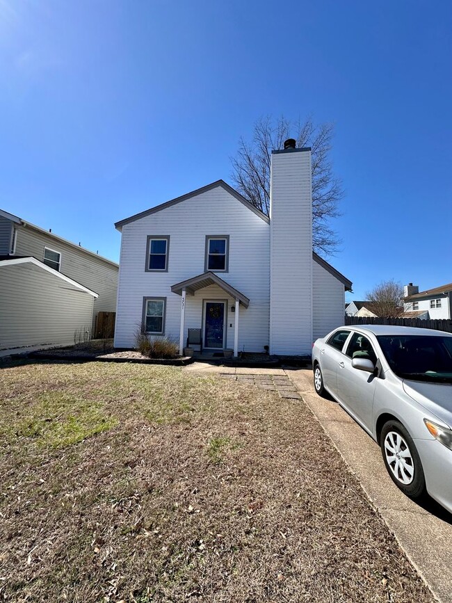 Building Photo - Spacious & Updated Single-Family Home in S...