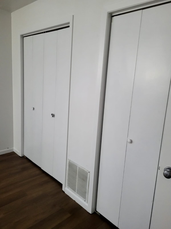 Building Photo - 165 Midway Dr