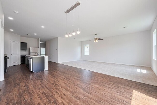 Building Photo - 1025 Banyon Tree Ln