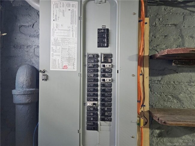 Building Photo - 34 Woodland St