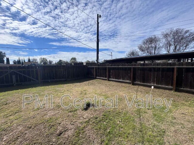 Building Photo - 340 Sperry Ave