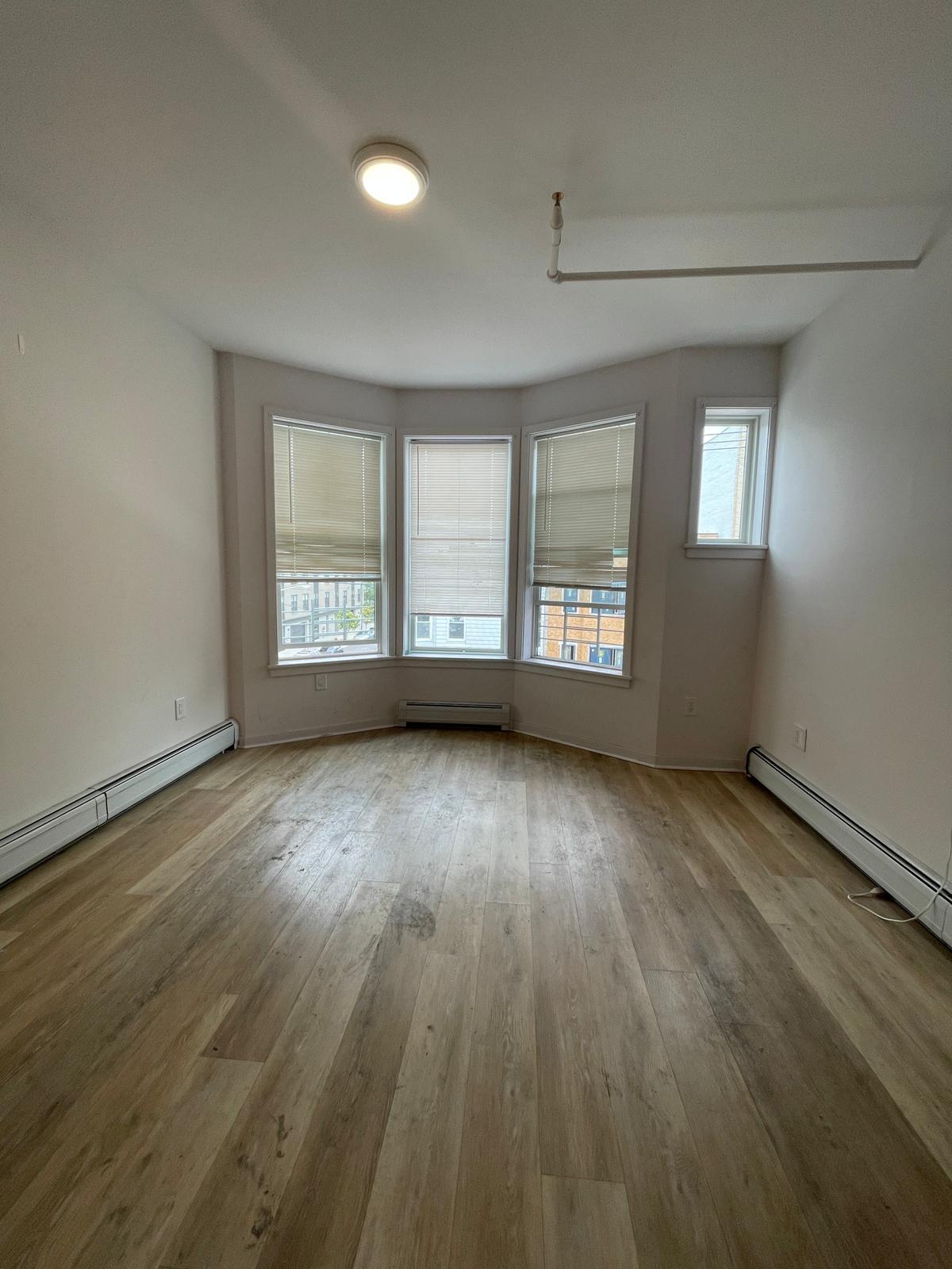 444 Bergen Ave 3R - 441 Bergen Ave