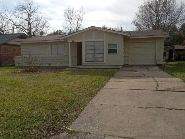 Primary Photo - 9306 St Lo Rd