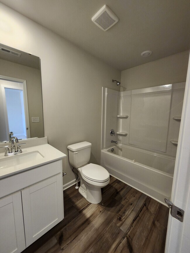 Building Photo - 731 Peyden Ln