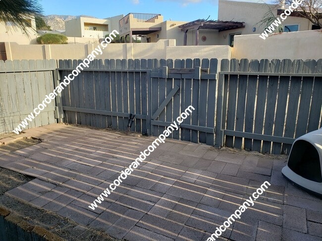 Building Photo - Southwestern 2 Bedroom, 2 Bathroom, 1 Car ...