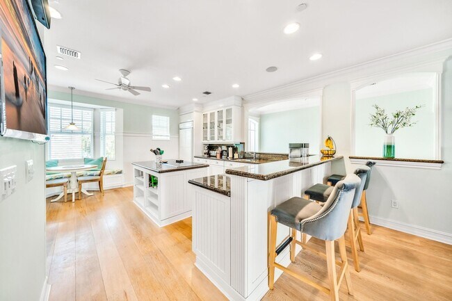 Building Photo - 138 Marine Way