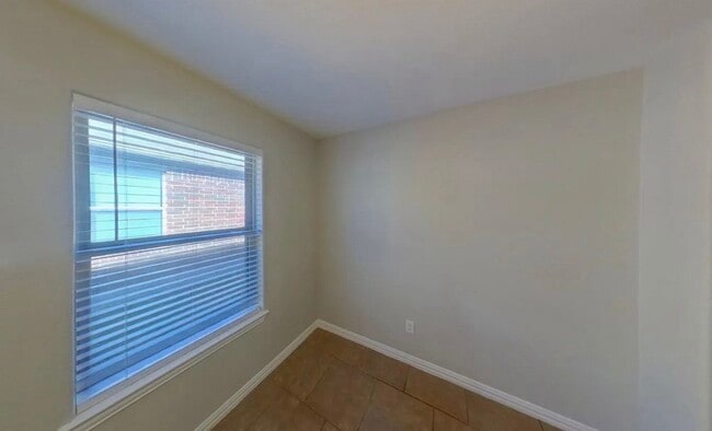 Building Photo - Stylish 3-Bedroom Residence Perfect for Family Living