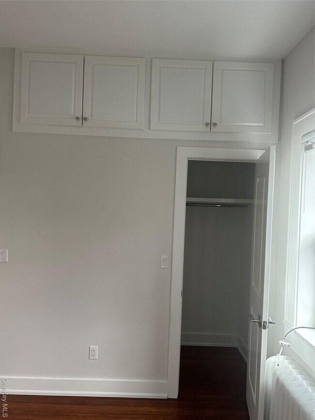 Building Photo - 263 Mamaroneck Ave