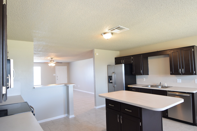 Building Photo - 4105 Sand Dollar Dr