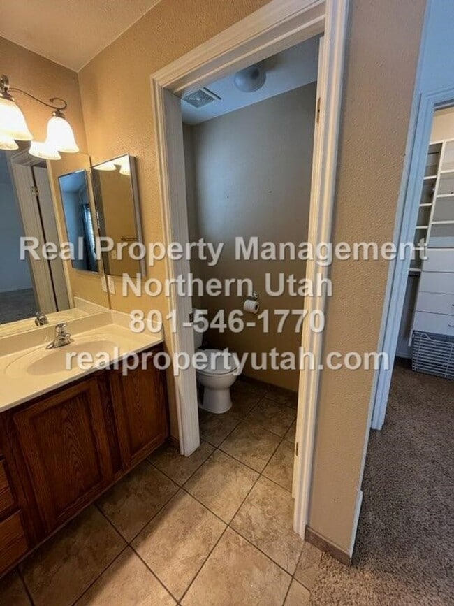 Building Photo - 3 Bedroom Layton Home Coming Available in ...