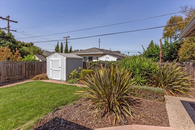 Building Photo - Great Sunnyvale Home