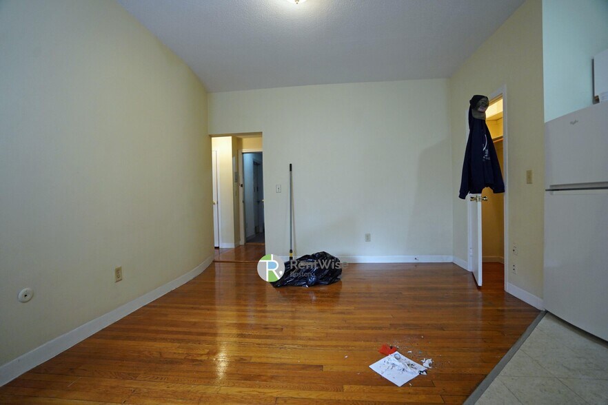 Building Photo - 1120 Commonwealth Ave