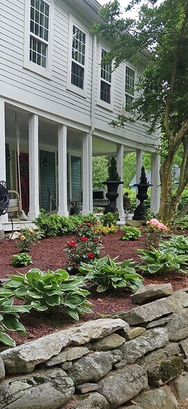 Building Photo - 4 Perrin Rd