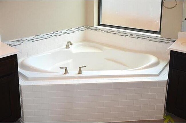 Building Photo - 15908 Dink Pearson Ln