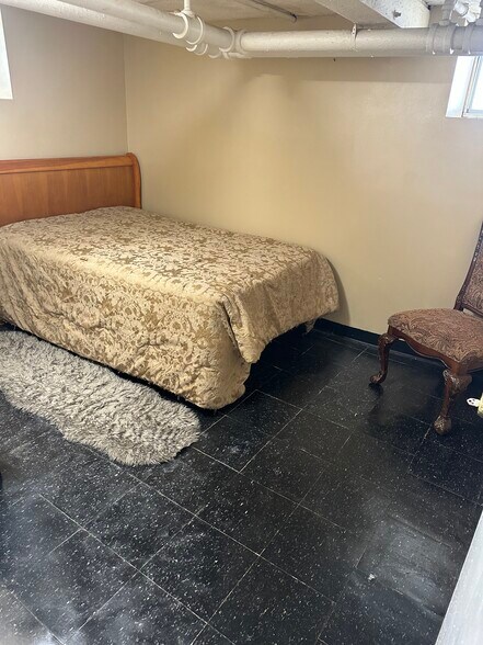 Furnished or unfurnished rooms - 113 W Sidney Ave