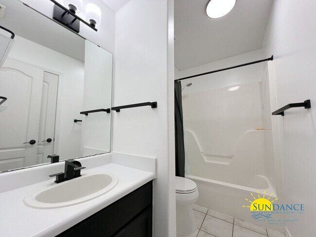 Building Photo - Updated 3 Bedroom Home in Crestview!