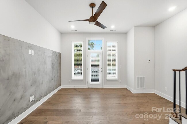 Building Photo - 1312 Nandina St