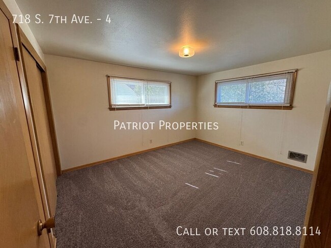 Building Photo - 718 S 7th Ave