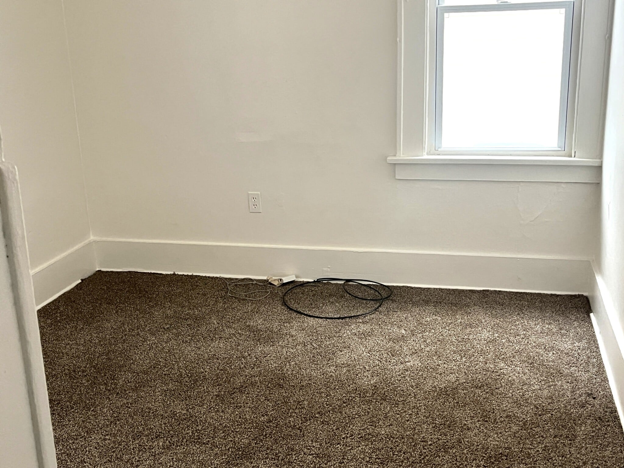 Building Photo - 1318 W 11th St