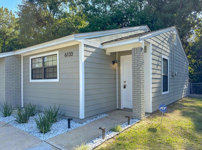 Building Photo - 6133 Greenon Ln