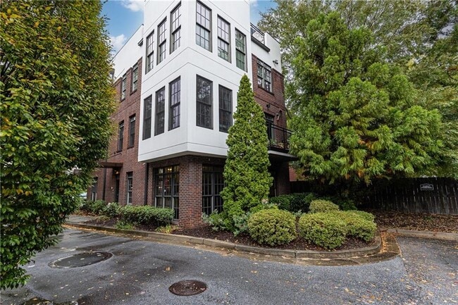 Building Photo - 1300 DeKalb Ave NE