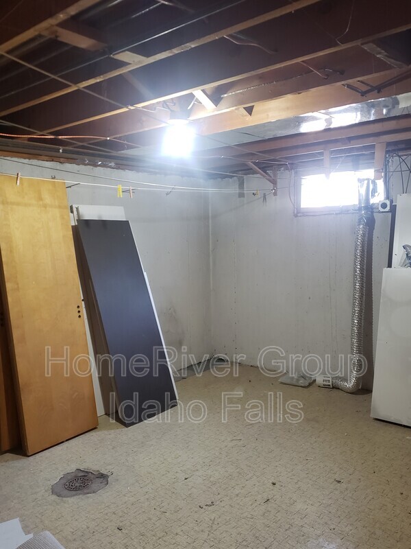 Building Photo - 670 L St