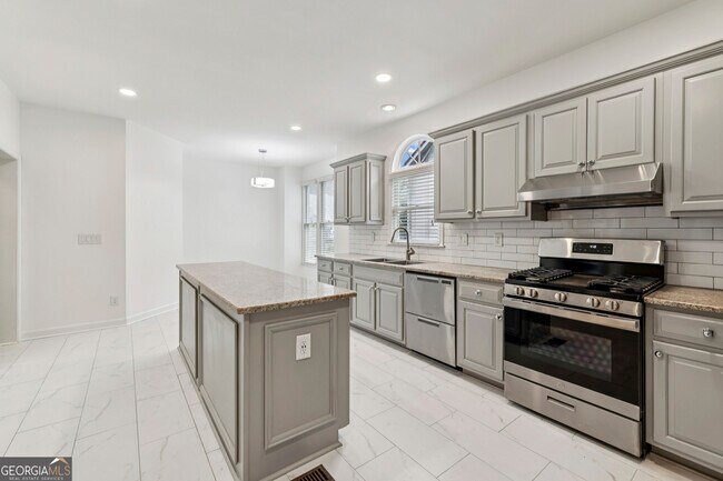 Building Photo - 3740 Ashford Point