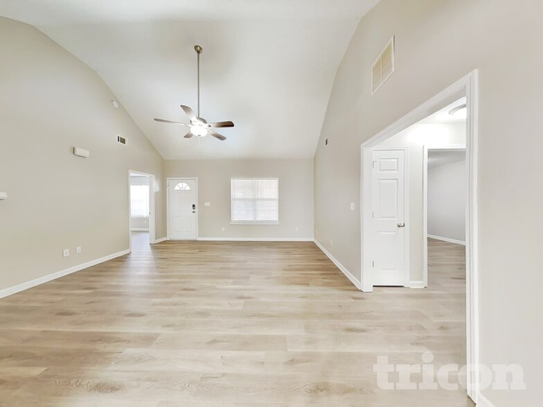 Building Photo - 210 Baxter Ln