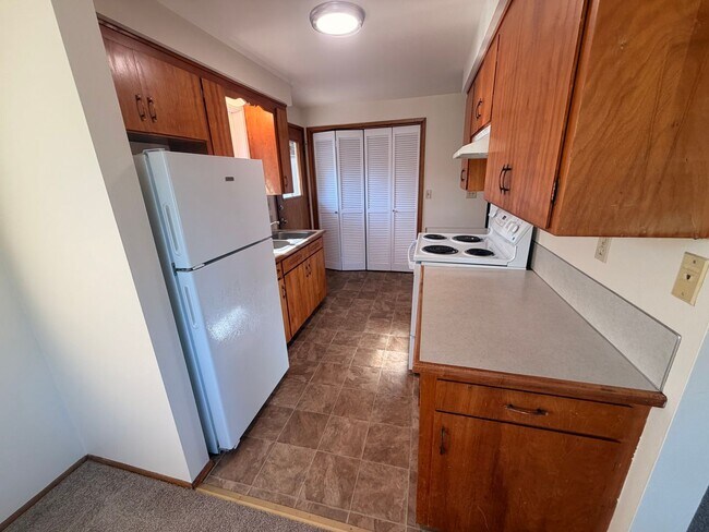 Building Photo - Rambler Style Home