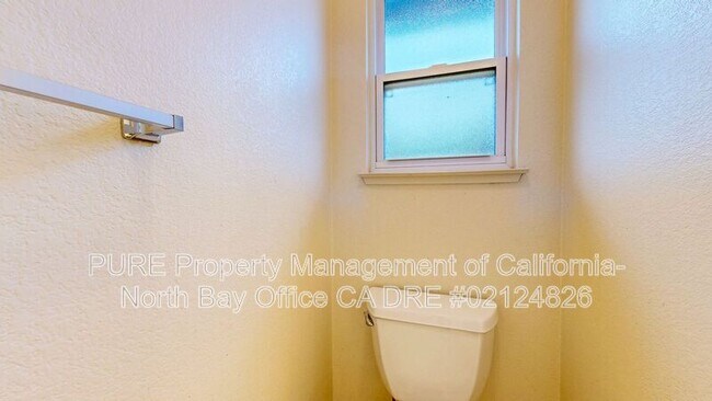 Building Photo - 2070 Pinercrest Dr