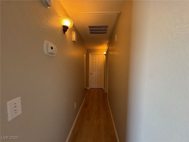 Building Photo - 75 N Valle Verde Dr