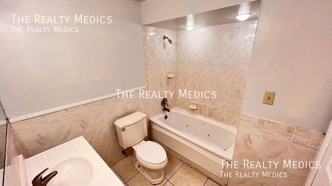 Building Photo - 1073 Leeward Dr