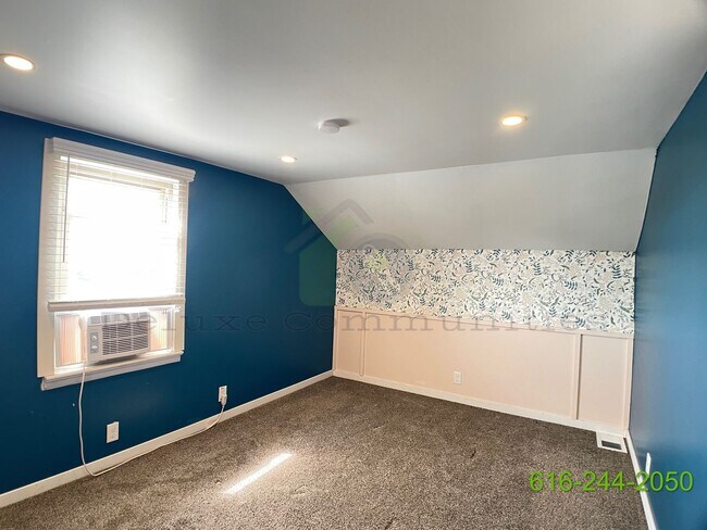 Building Photo - 3 Bedroom (with an extra room) Home Available in Marne, MI