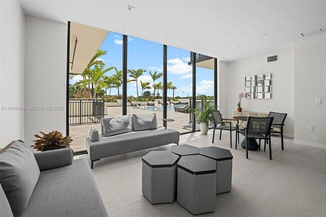 Building Photo - 18300 SW 98th Ave