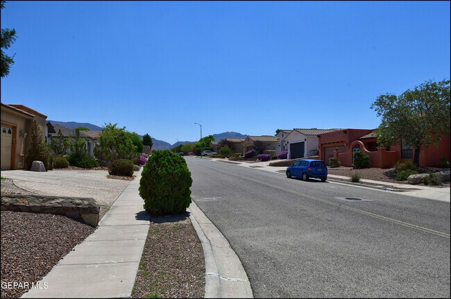 Building Photo - 7379 Black Mesa Dr