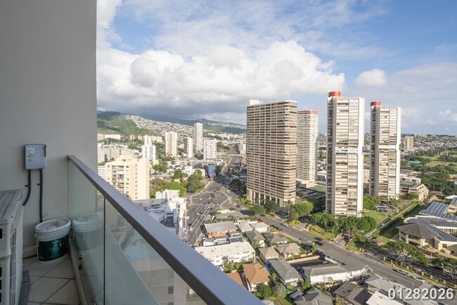 Building Photo - $2750.00 1bd/1ba/1pkg Condominium in Ala Wai SkyRise