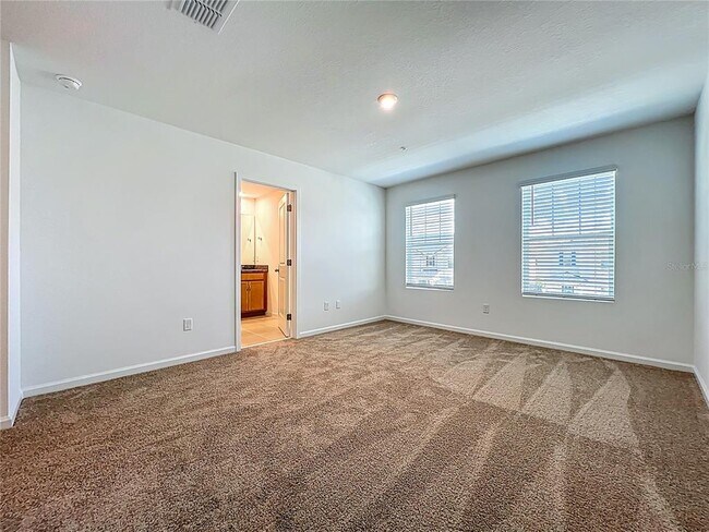 Building Photo - 9824 Walkway Dr