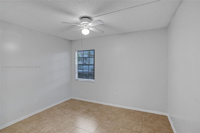 Building Photo - 447 NE 210th Cir Terrace
