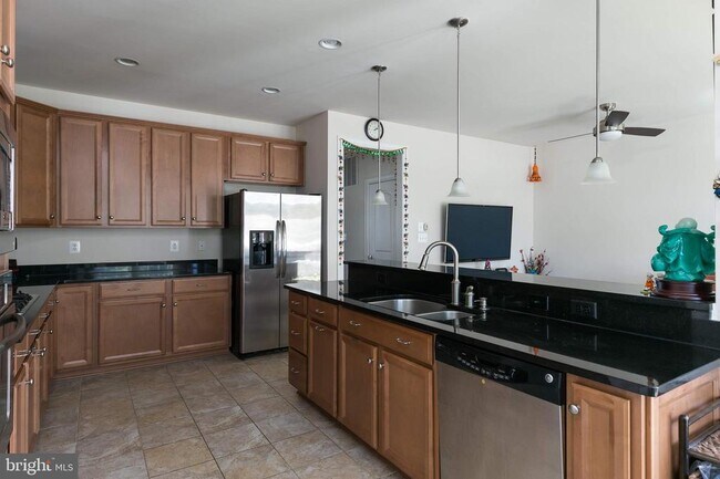 Building Photo - 42607 Offenham Terrace