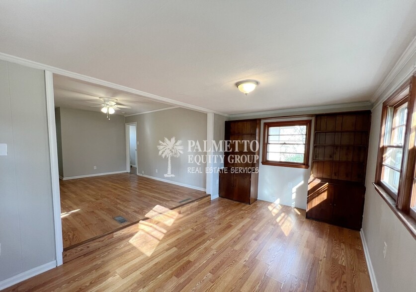 Building Photo - 2601 Dulaire Rd