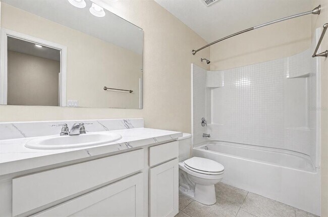 Building Photo - 2270 Hemingway Cir