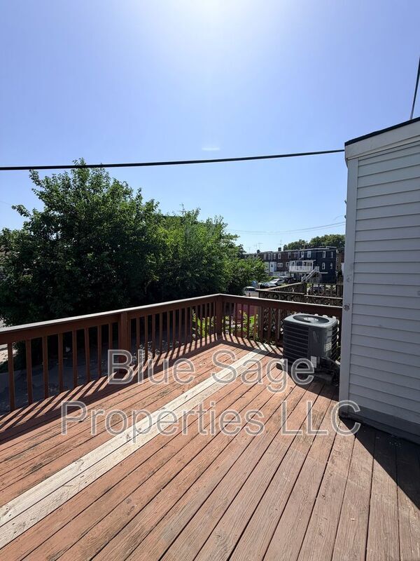 Building Photo - 601 Littlecroft Rd