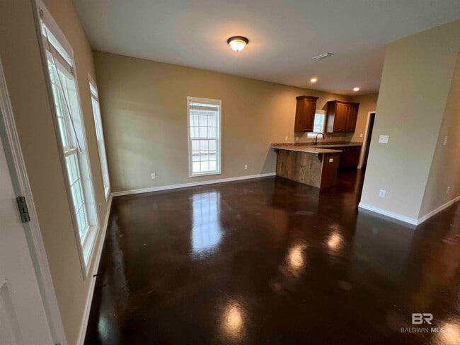 Building Photo - 33122 Stables Dr