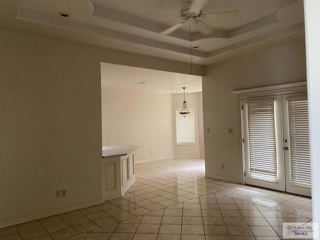 Building Photo - 25 La Paz Ct