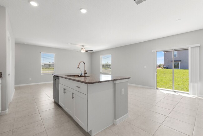 Building Photo - LIKE NEW Home For Rent in Belmont!