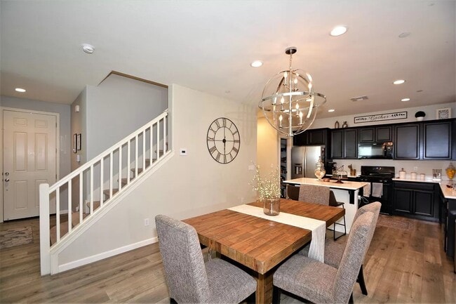 Building Photo - 6856 E Geary St