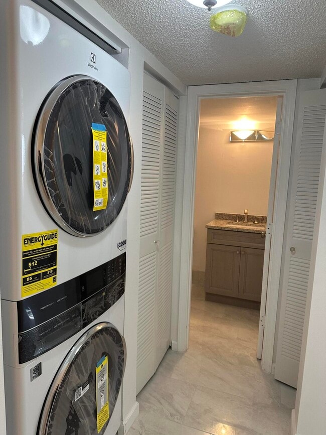 Building Photo - 3130 Millwood Terrace